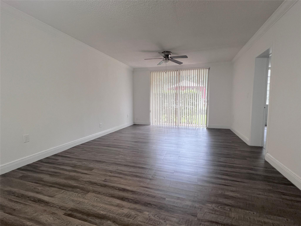 19455 Ne 10 Avenue - Photo 2