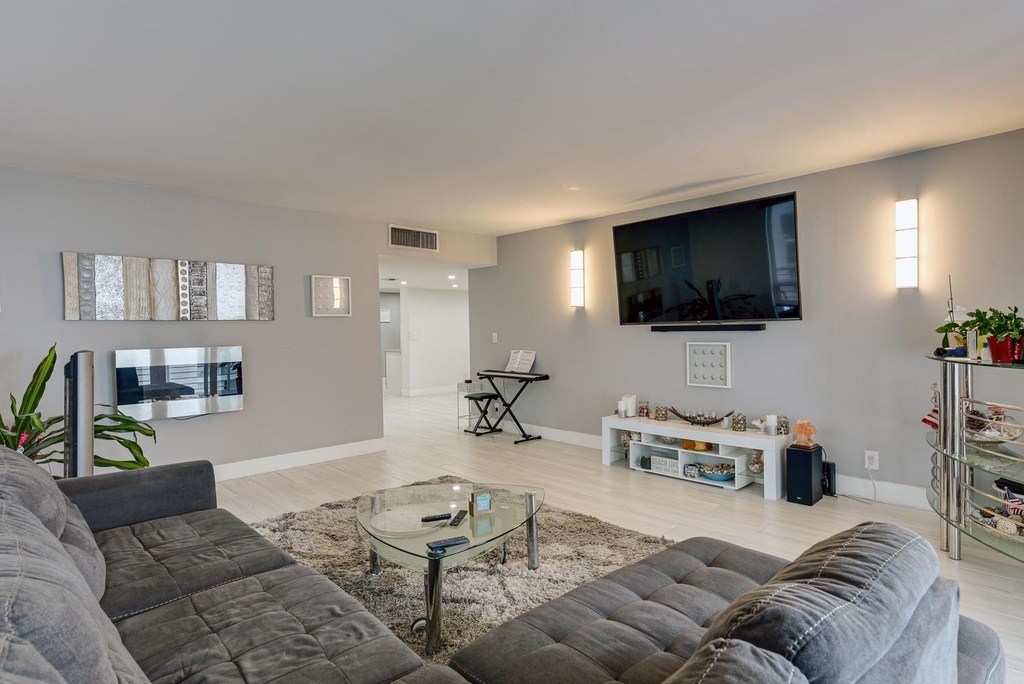 812 Briny Avenue - Photo 9