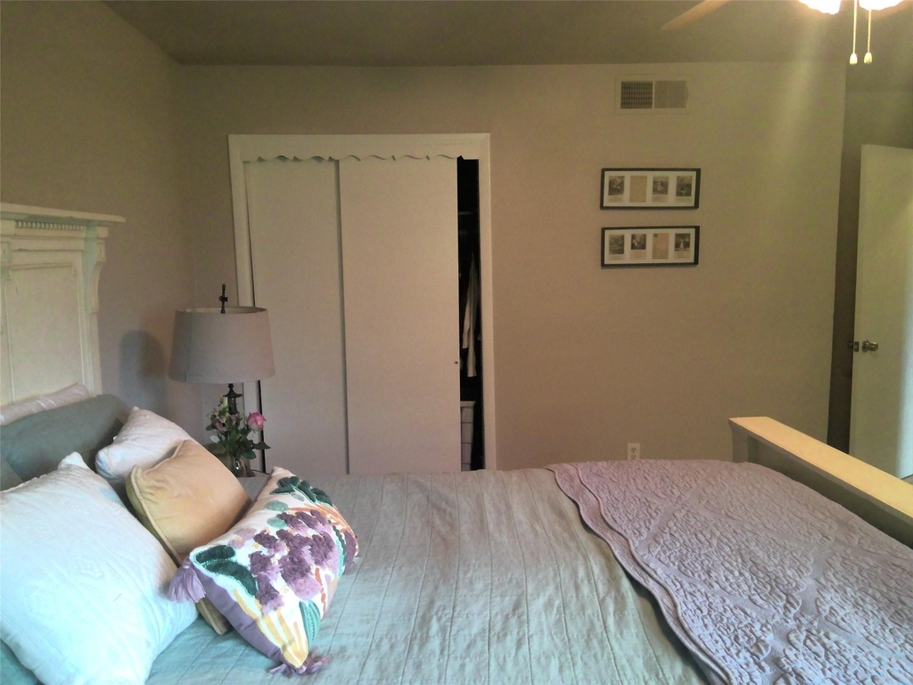 7348 Walling Lane - Photo 11