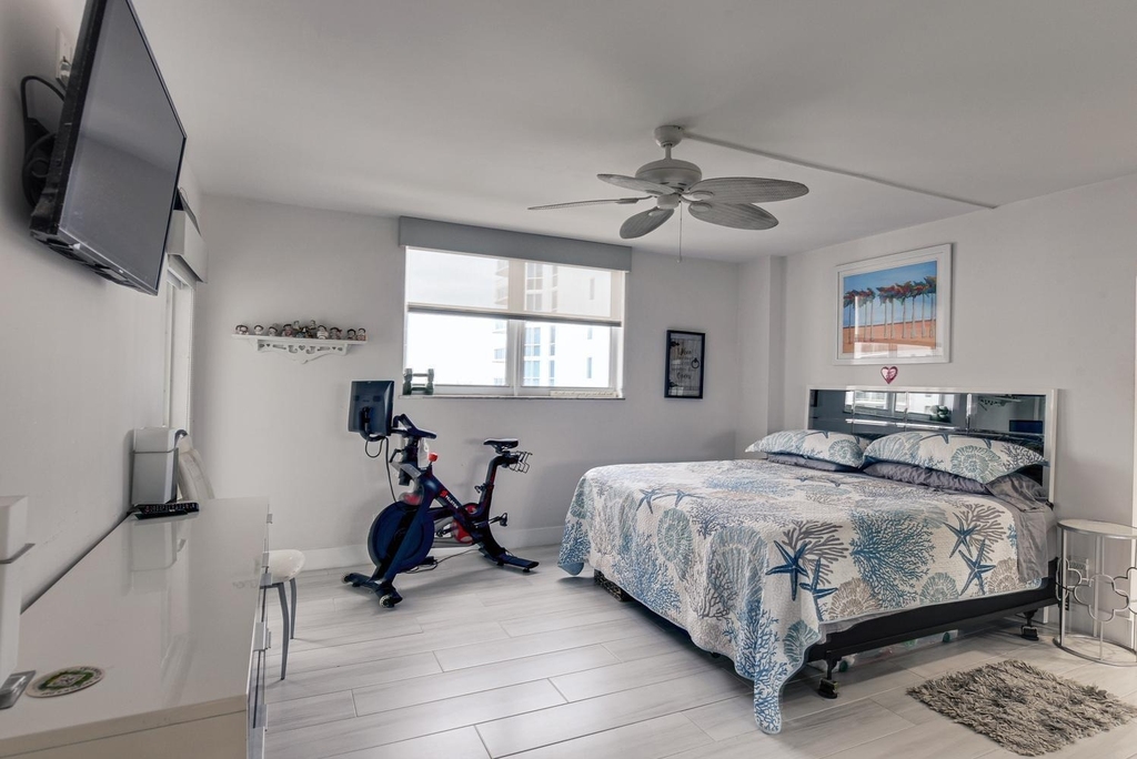 812 Briny Avenue - Photo 10