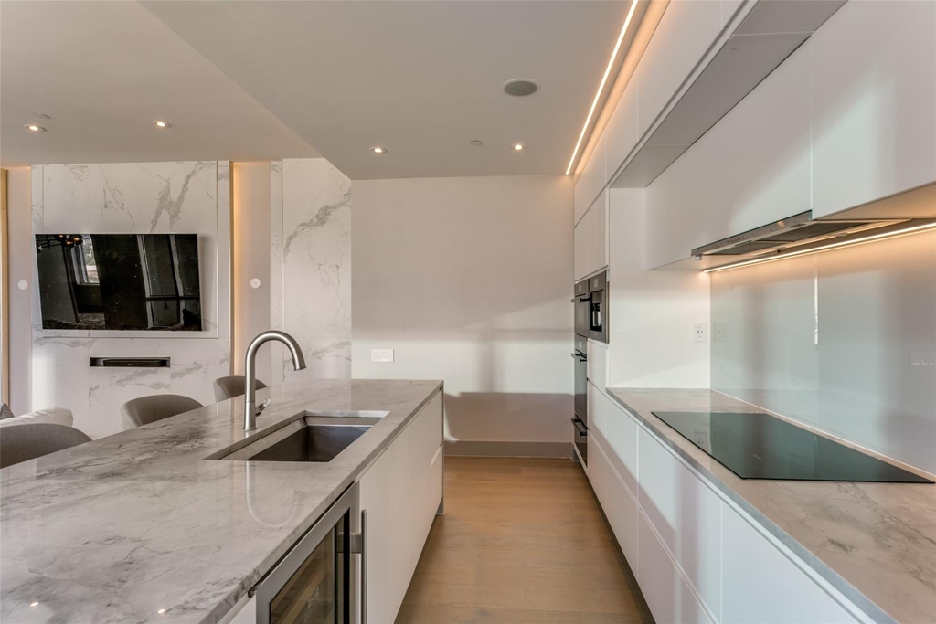 2408 Victory Park Lane - Photo 9