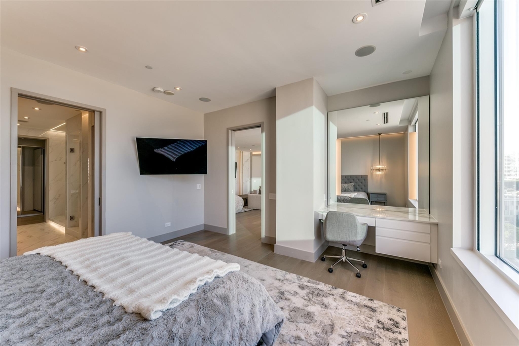 2408 Victory Park Lane - Photo 13
