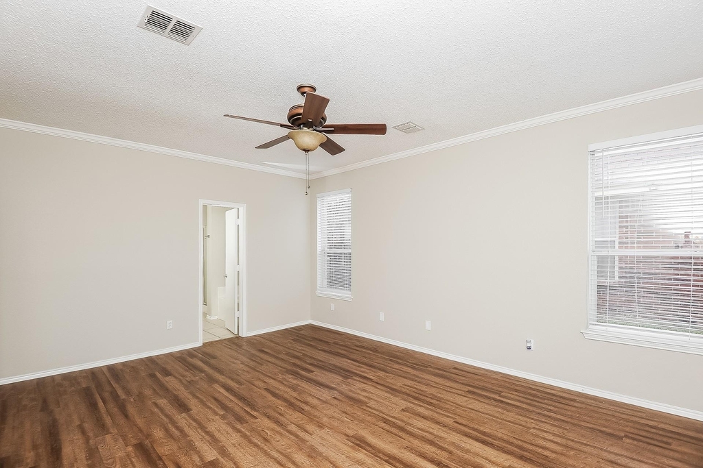 4713 Palm Ridge Drive - Photo 11