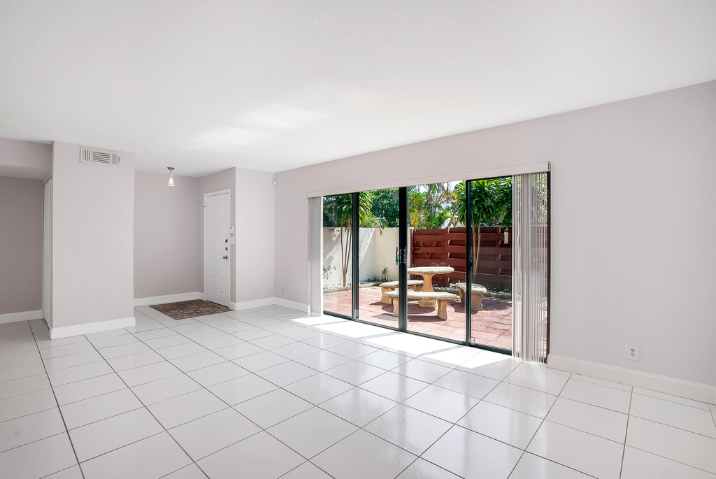 3015 Oaktree Lane - Photo 5