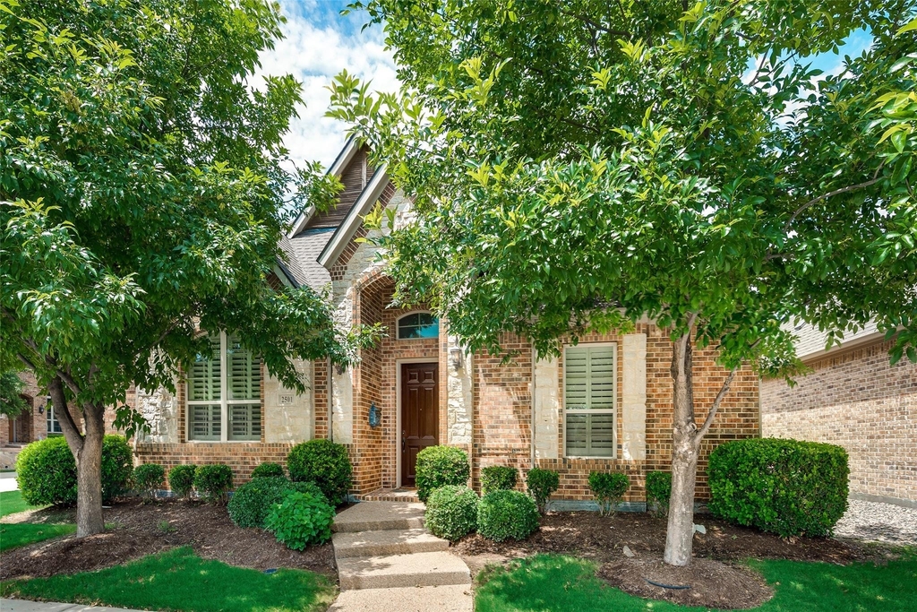 2501 Lady Viviane Lane - Photo 1
