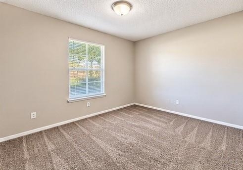 600 Stell Avenue - Photo 4
