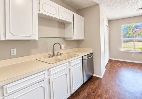 600 Stell Avenue - Photo 2