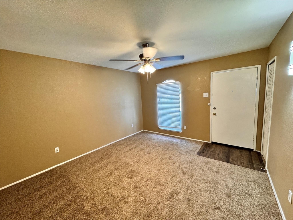116 Cambridge Drive - Photo 2