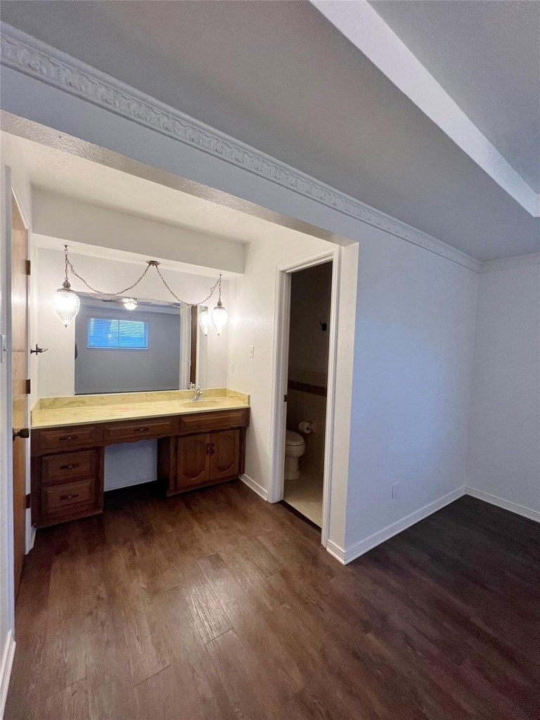 1008 Pine Tree Lane - Photo 16