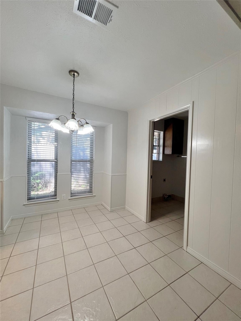 1008 Pine Tree Lane - Photo 8