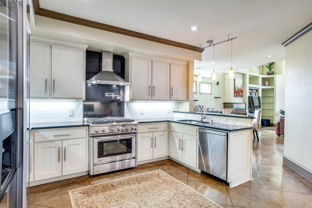 5020 Mission Avenue - Photo 4