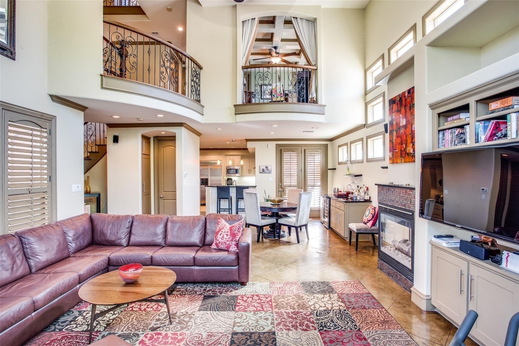 5020 Mission Avenue - Photo 1