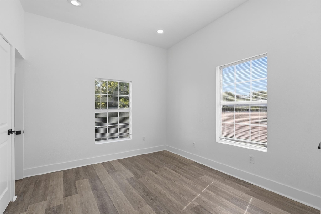 506 N Lancaster Avenue - Photo 12