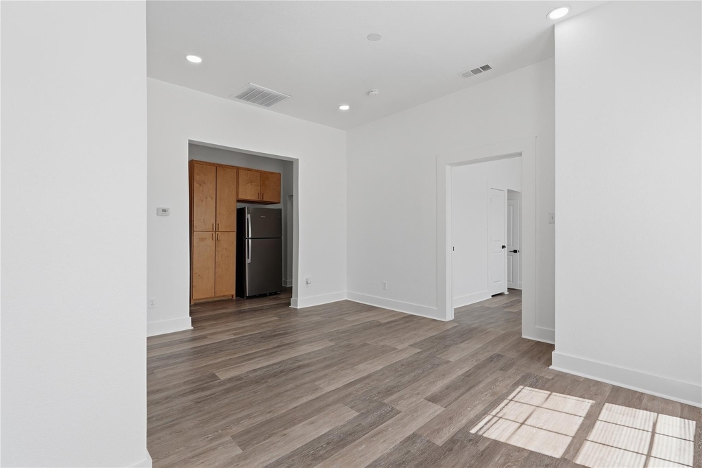 506 N Lancaster Avenue - Photo 5
