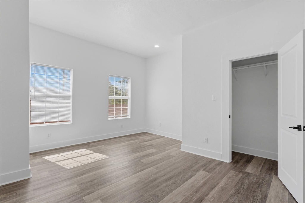 506 N Lancaster Avenue - Photo 3