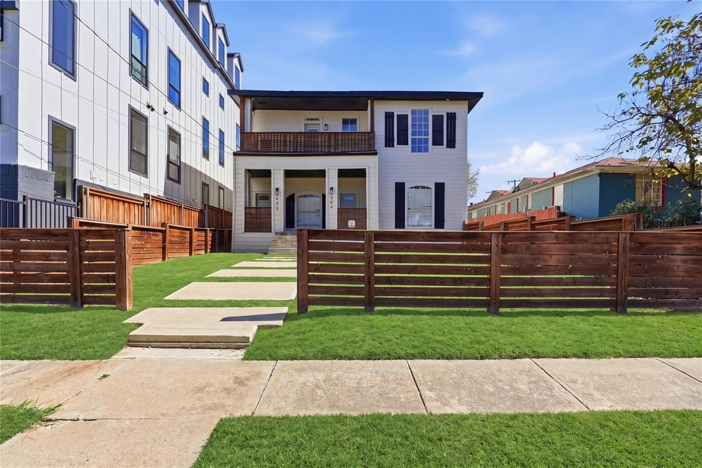 506 N Lancaster Avenue - Photo 0