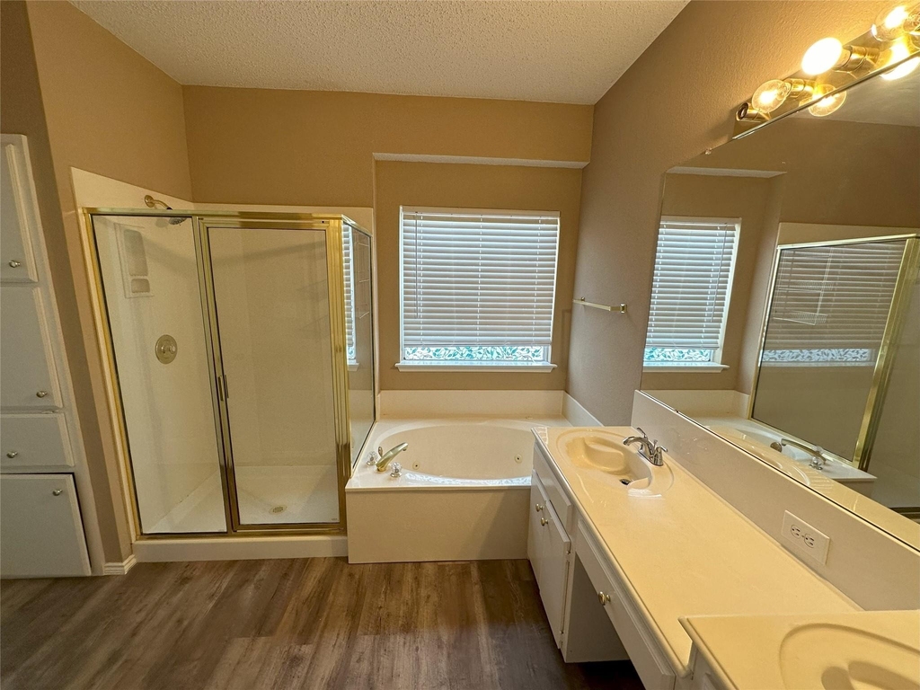 7800 Crestview Drive - Photo 8