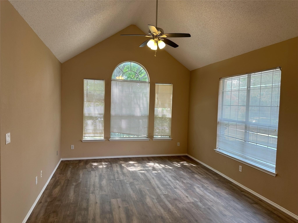 7800 Crestview Drive - Photo 2
