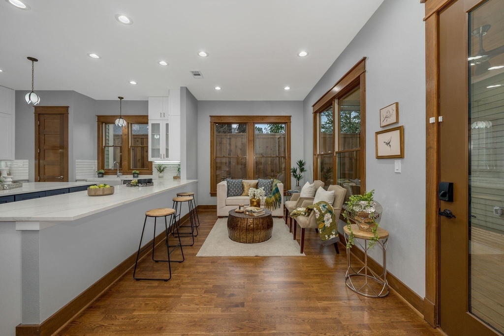 6045 Velasco Avenue - Photo 9