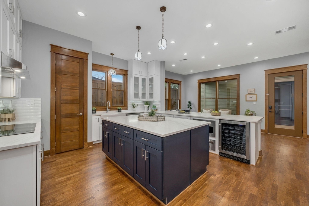 6045 Velasco Avenue - Photo 0