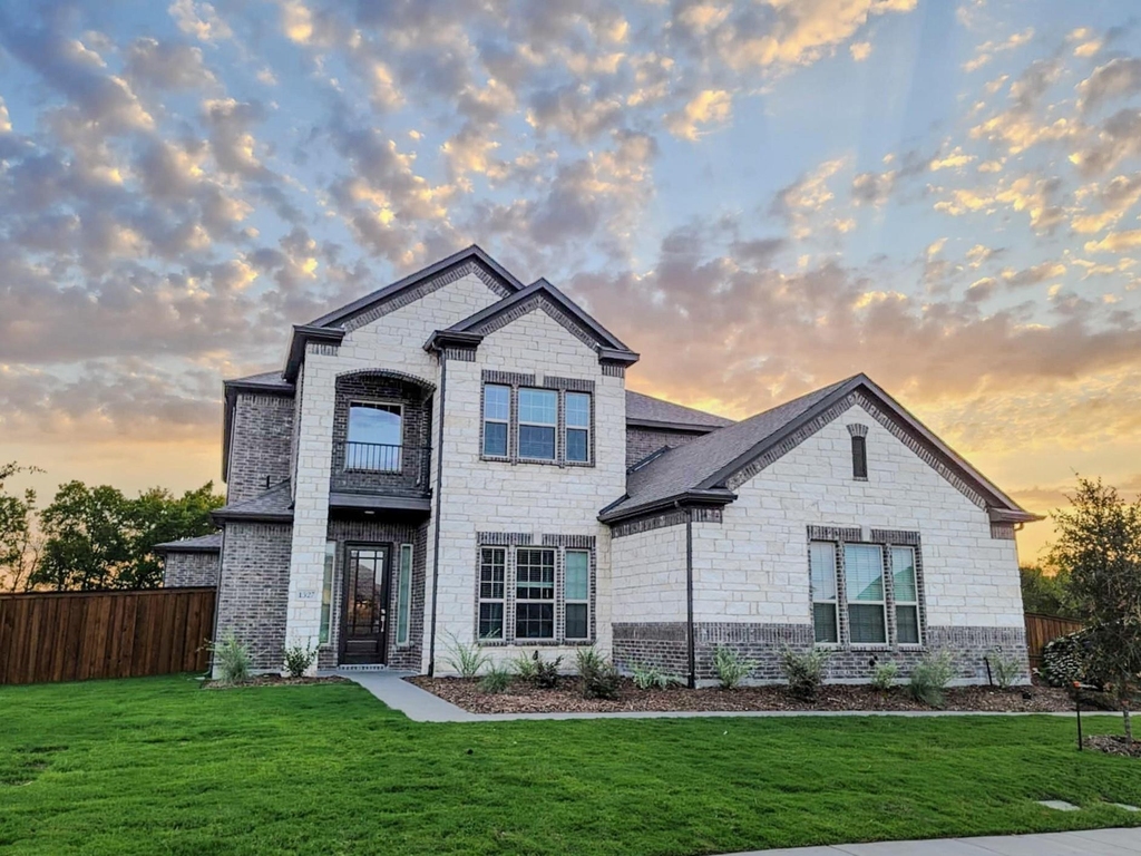 1327 Arezzo Lane - Photo 0