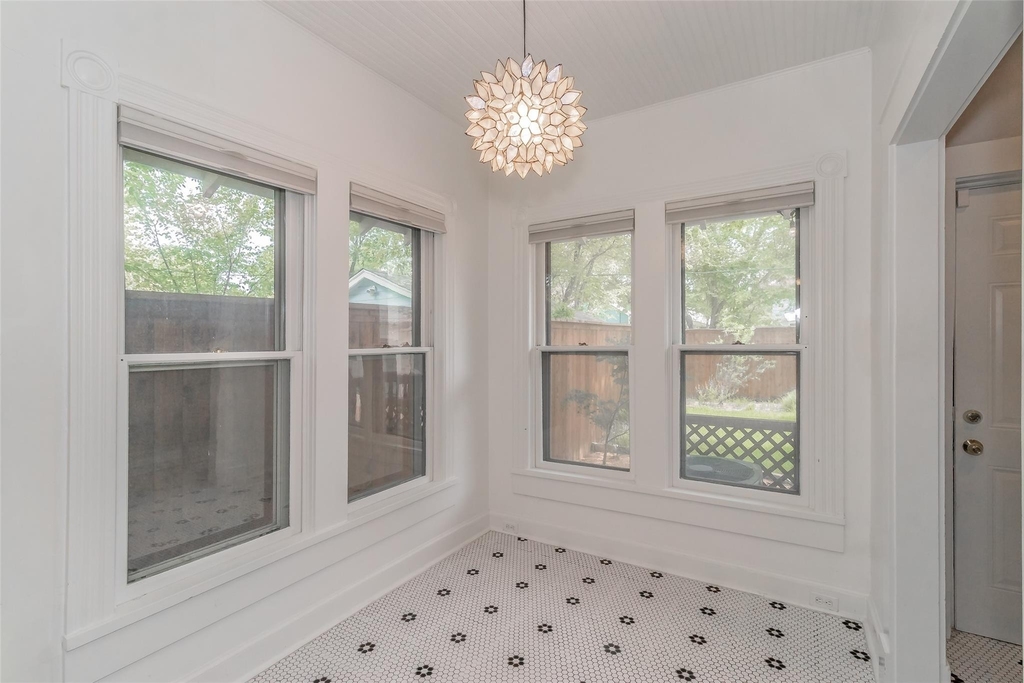 2209 6th Avenue - Photo 18
