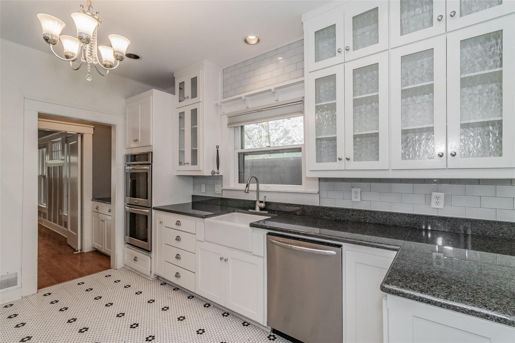 2209 6th Avenue - Photo 15