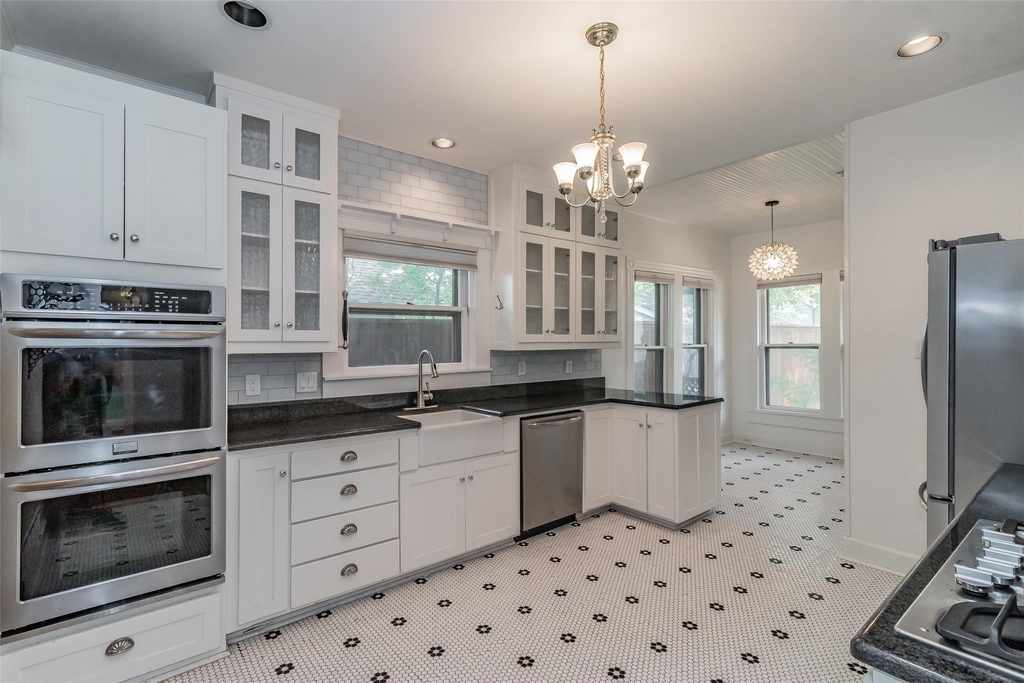 2209 6th Avenue - Photo 13