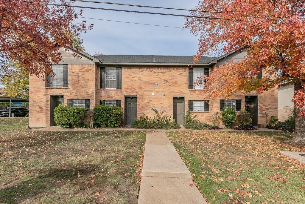 7604 Chapin Road - Photo 2