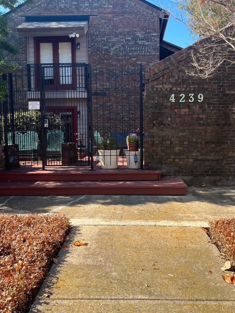 4239 Mckinney Avenue - Photo 1