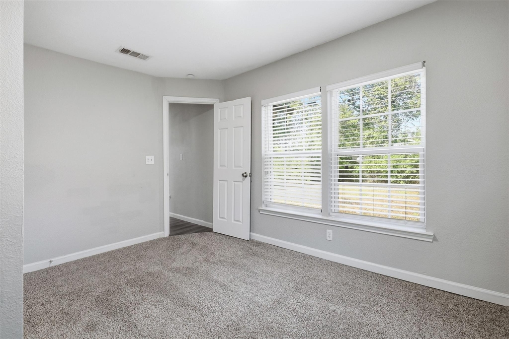 205 Olive Street - Photo 18