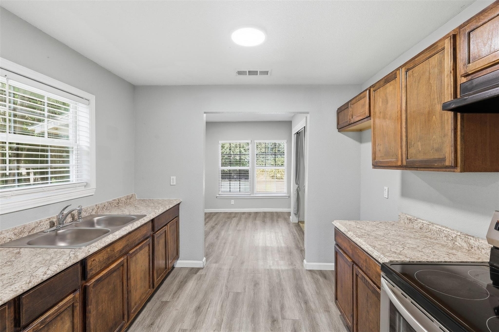 205 Olive Street - Photo 4