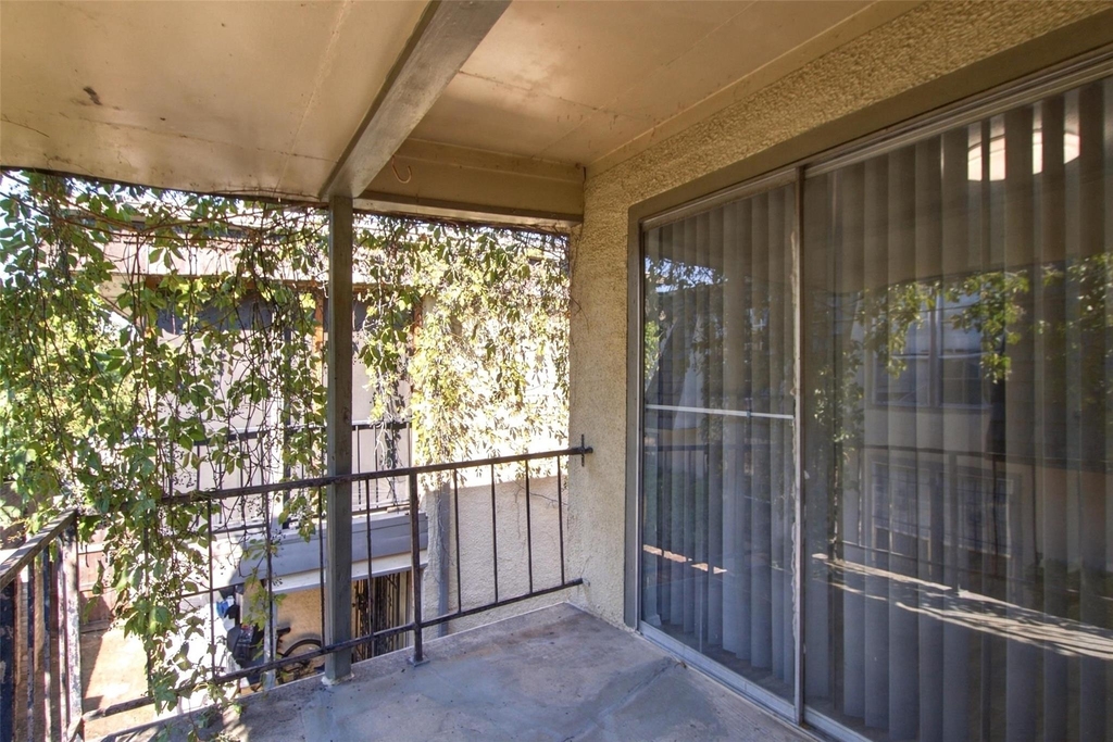 8560 Park Lane - Photo 23