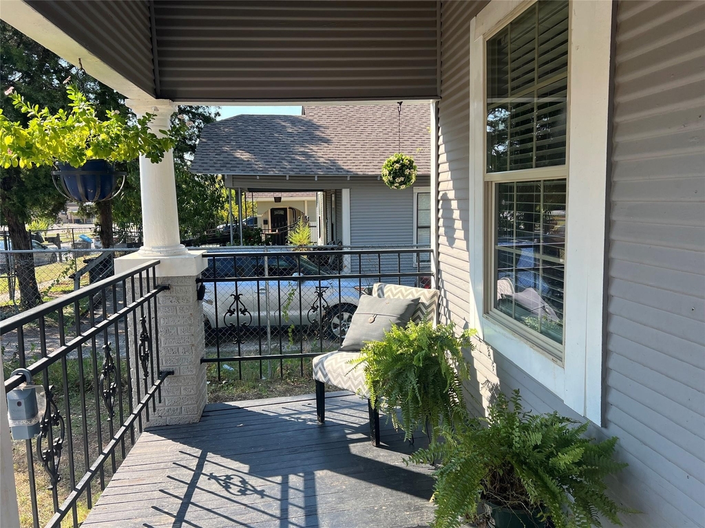 3227 Avenue I - Photo 4