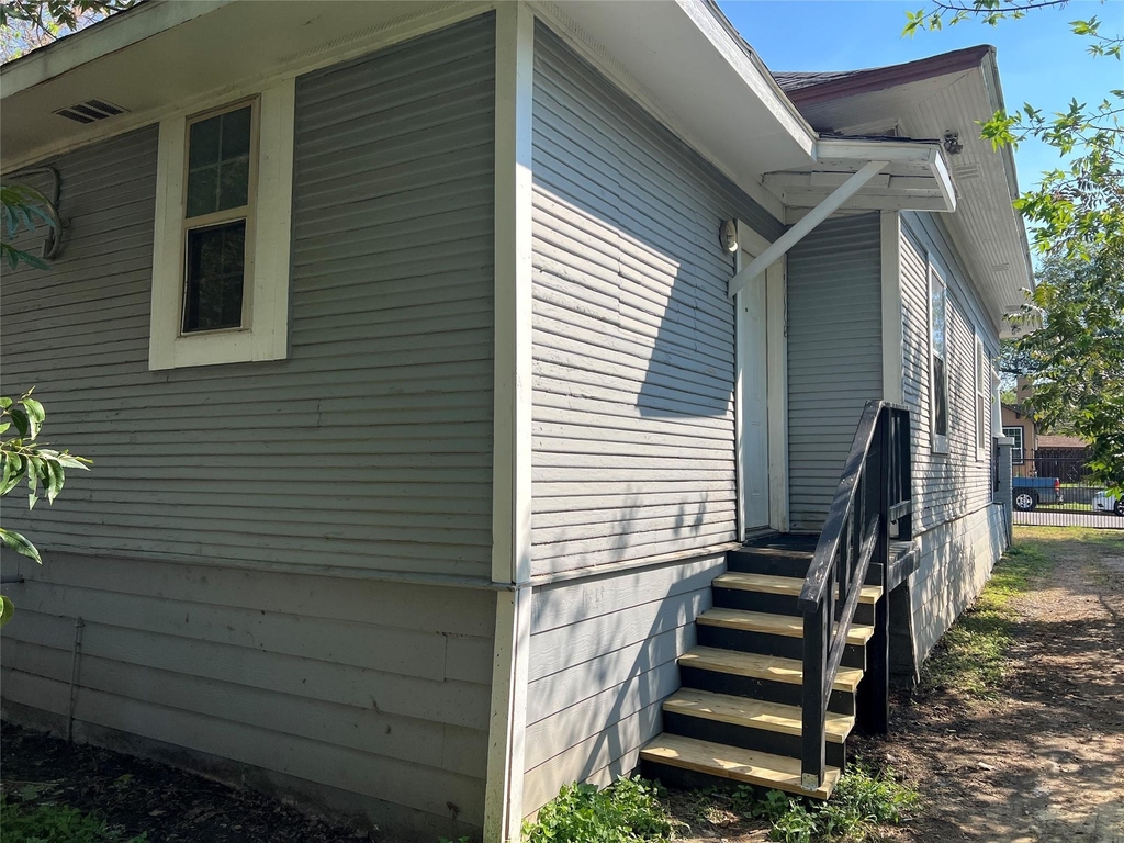 3227 Avenue I - Photo 34