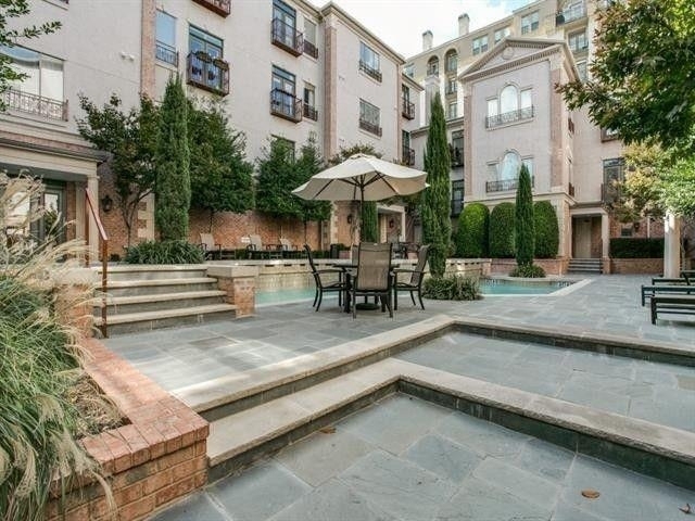 2885 Woodside Street - Photo 0
