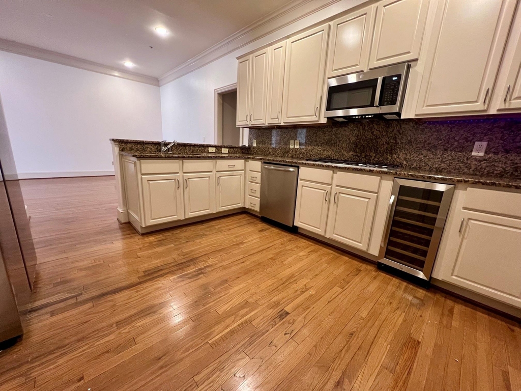 2885 Woodside Street - Photo 3