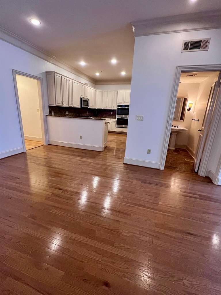 2885 Woodside Street - Photo 5