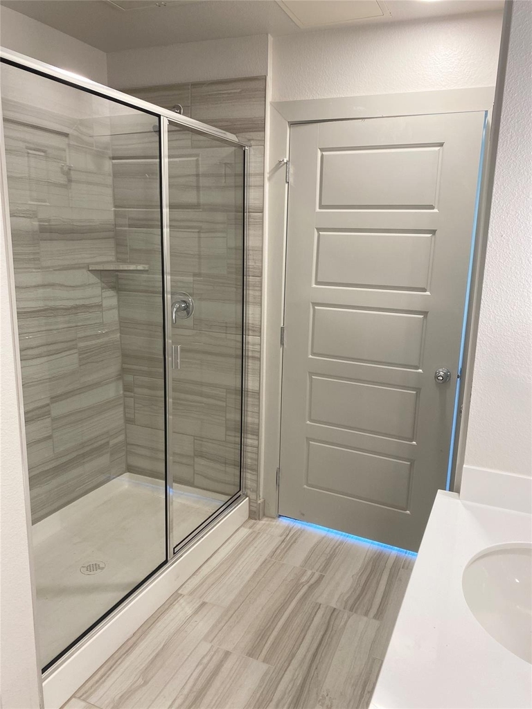 1514 E 15th Street - Photo 8