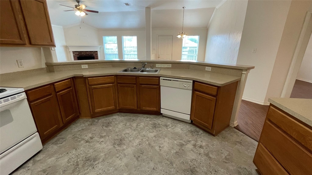 921 Simon Drive - Photo 12