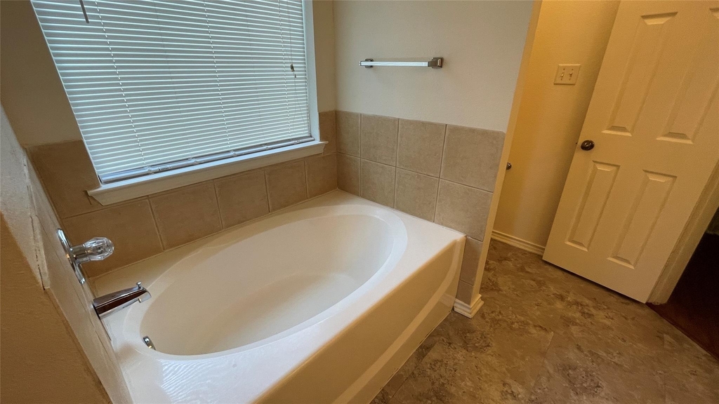 921 Simon Drive - Photo 22