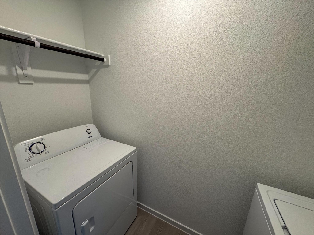 3915 Selawik Street - Photo 15