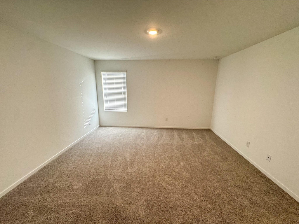 3915 Selawik Street - Photo 8