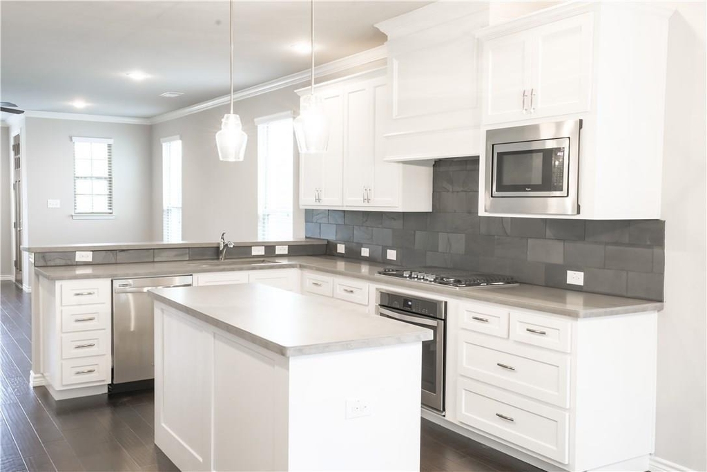 2605 Mccart Avenue - Photo 7