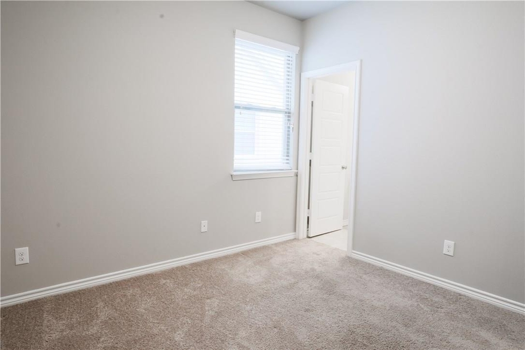 2605 Mccart Avenue - Photo 21