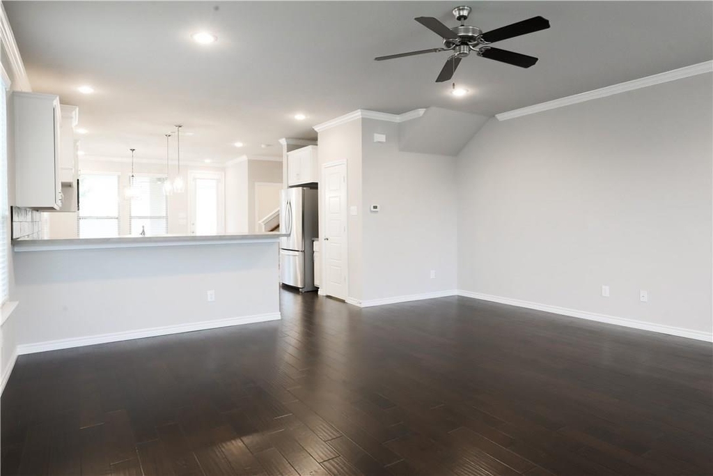 2605 Mccart Avenue - Photo 5