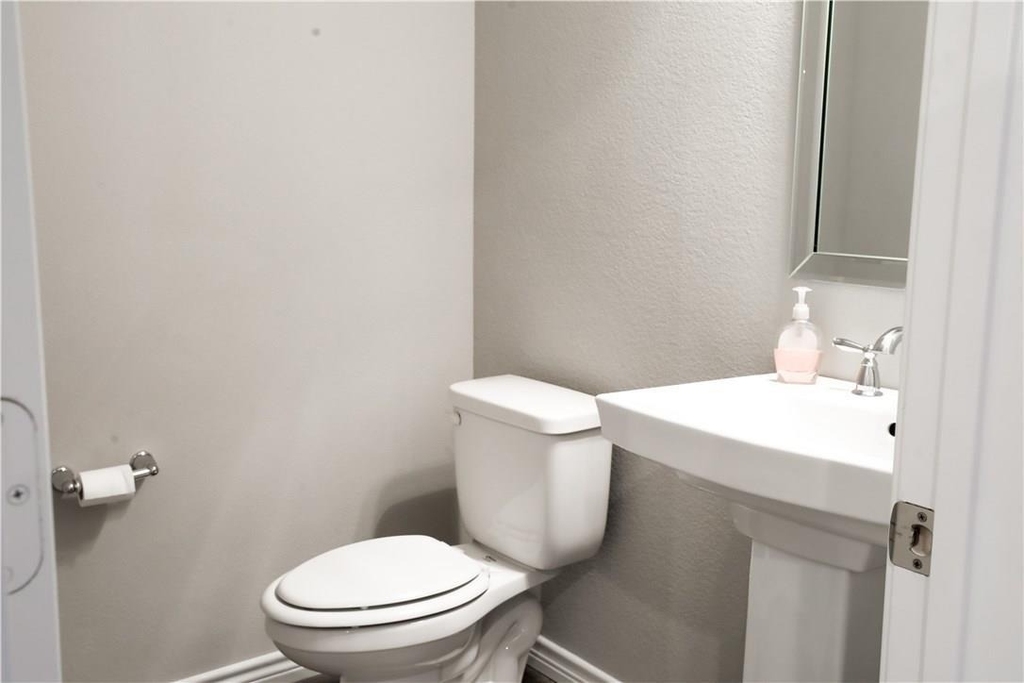 2605 Mccart Avenue - Photo 11