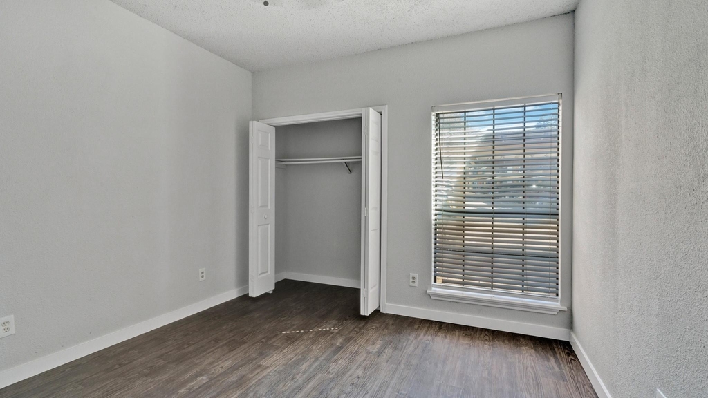 9601 Forest Lane - Photo 8