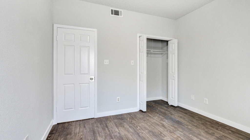 9601 Forest Lane - Photo 7