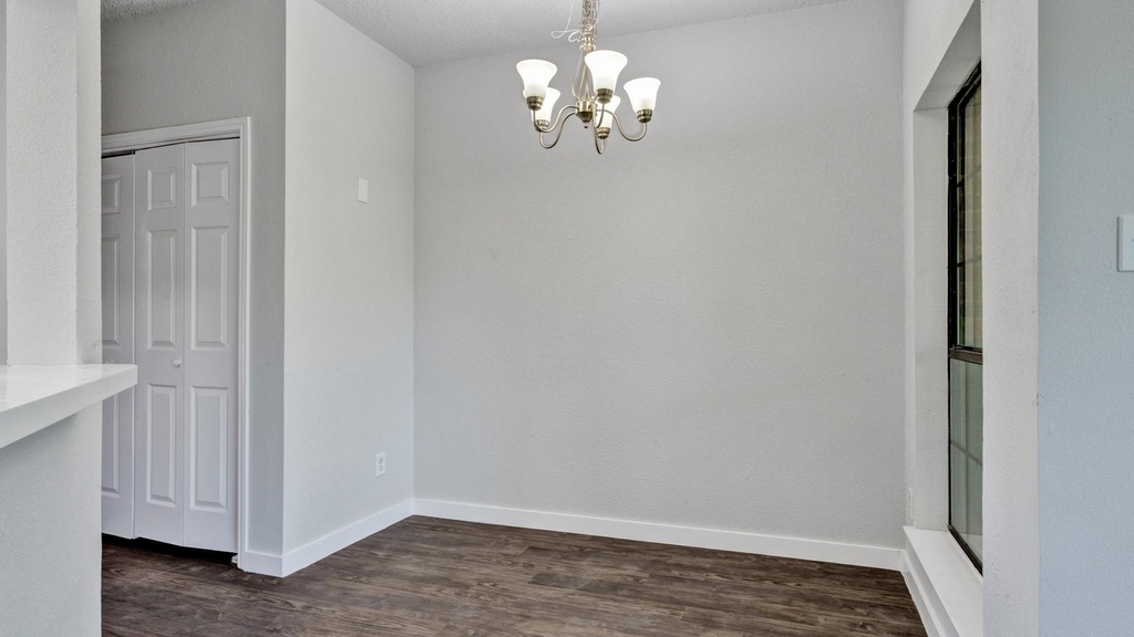 9601 Forest Lane - Photo 15